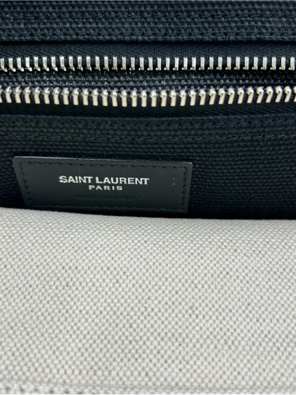 Saint Laurent RIVE GAUCHE canvas/leathertote bag made in
Italy NWT - Picture 10 of 10